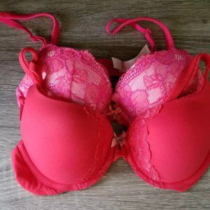 Victoria Secret 32C Body By Victoria Bras Lot of 2